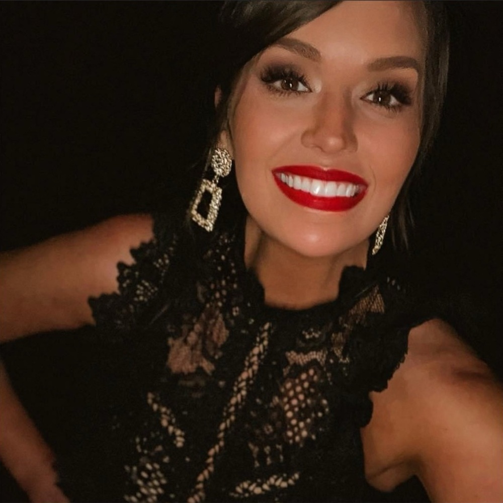 Meet your Posher, Leslie